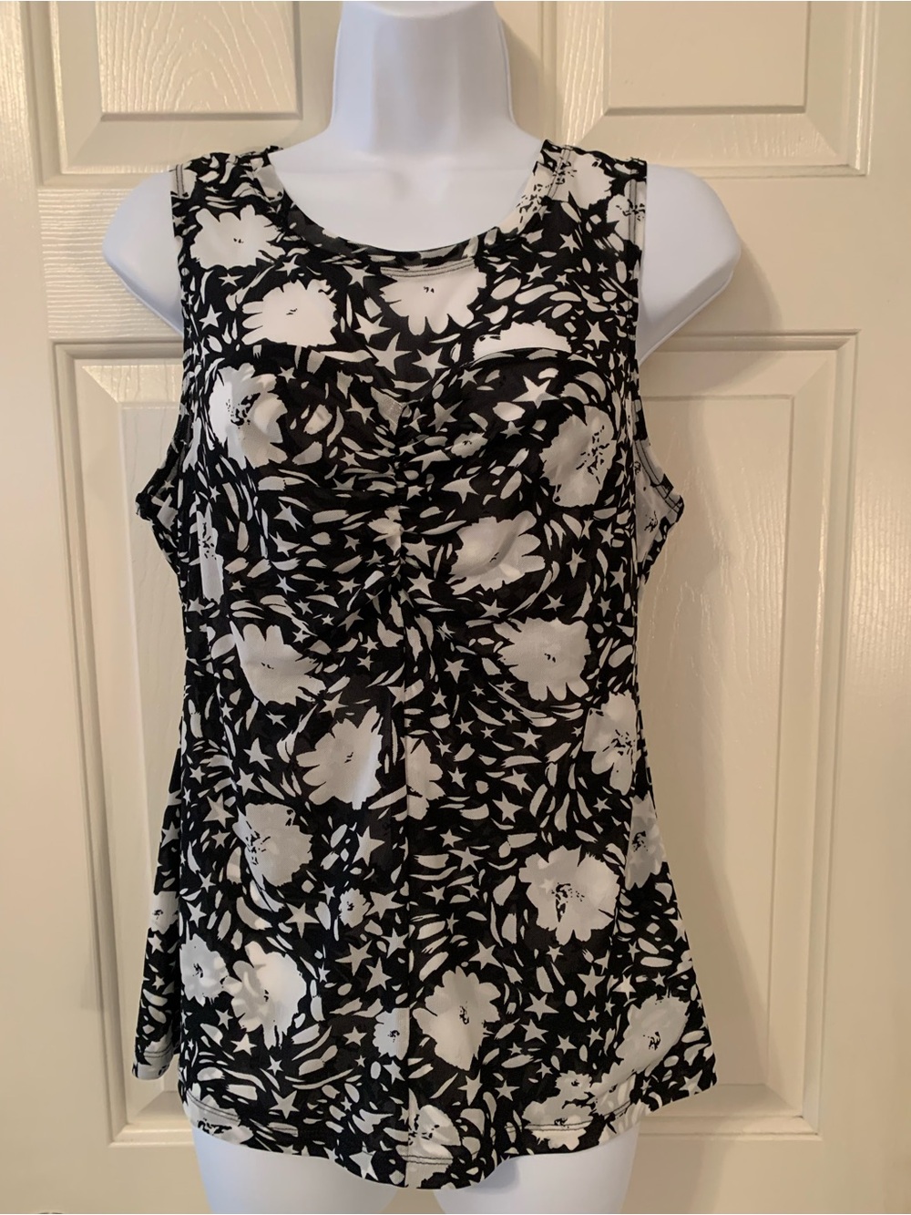 Cabi Black & White Floral Scoop Neck Tank Top Small
